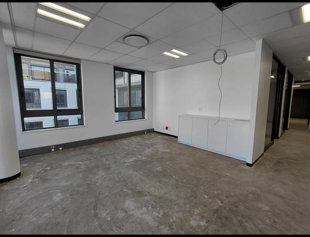 473M² OFFICE TO LET IN MAGALIESSIG